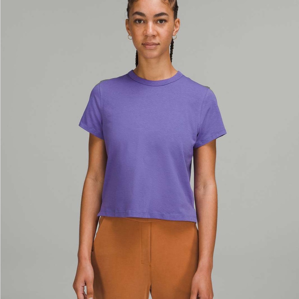 Lululemon cotton blend T-shirt. Super cute EUC purple charged indigo 💜size 4